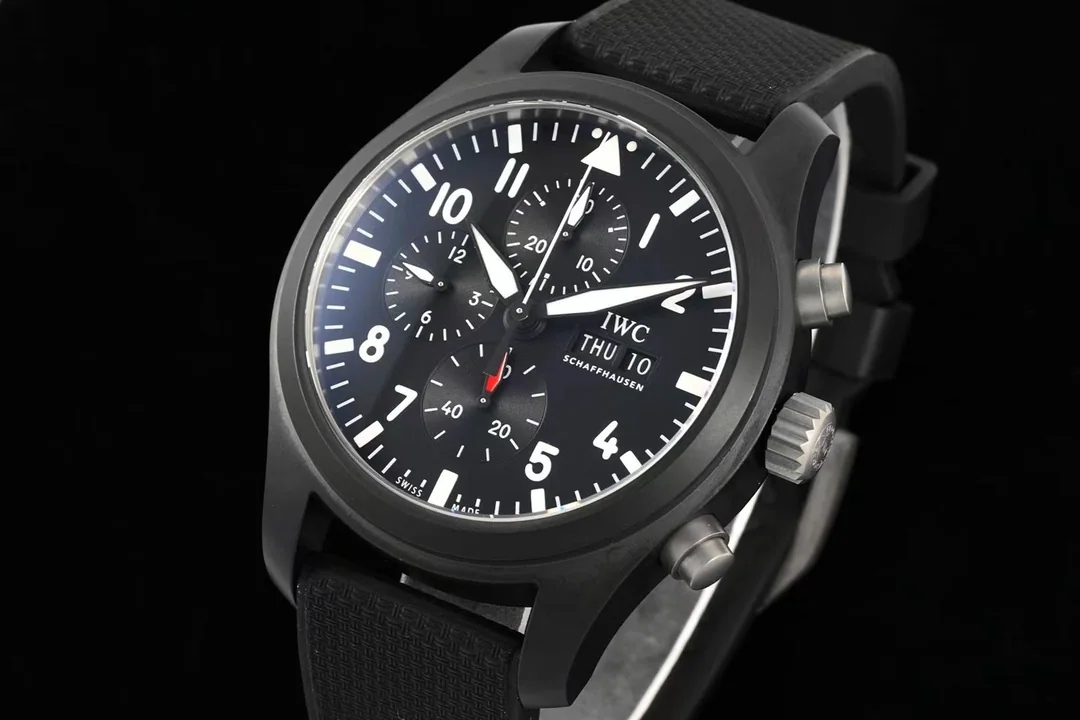 IWC 파일럿 탑건 크로노그래프 블랙 세라믹 시계 상세 이미지 3