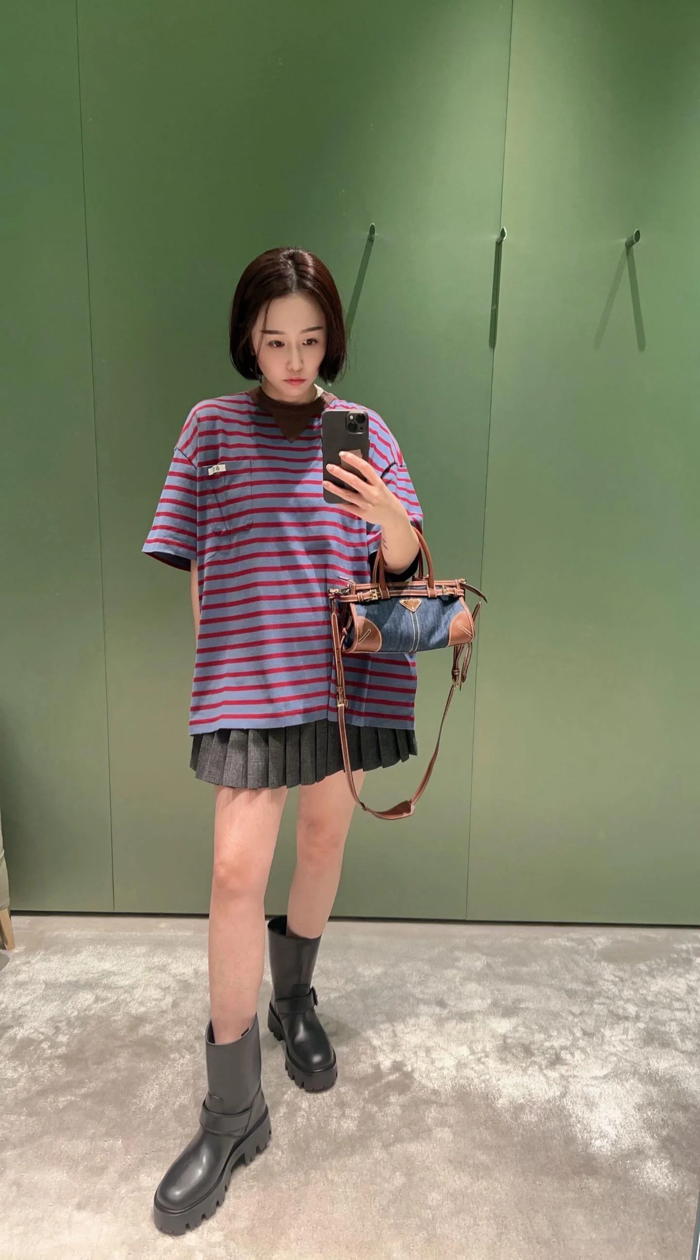 프라다 스트라이프 오버핏 코튼 반팔 티셔츠 2026 SS 상세 이미지 3