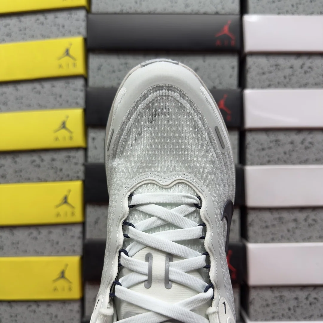 나이키 [XY] 보메로 플러스 오프 HV8150-111 201821 Nike Vomero Plus Off White Thunderstorm 상세 이미지 3