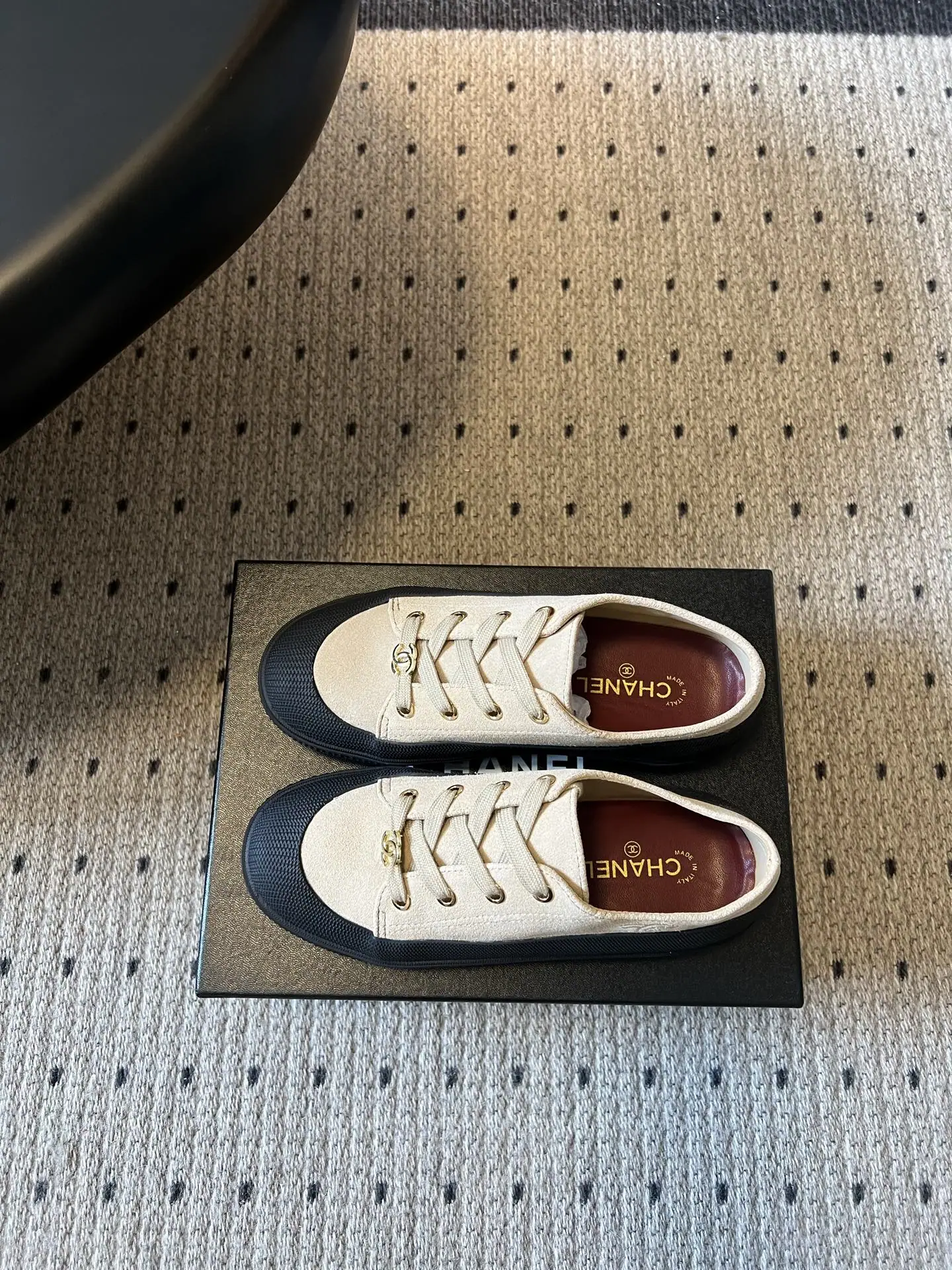 샤넬 메탈 버클 캔버스 스니커즈 상세 이미지 6