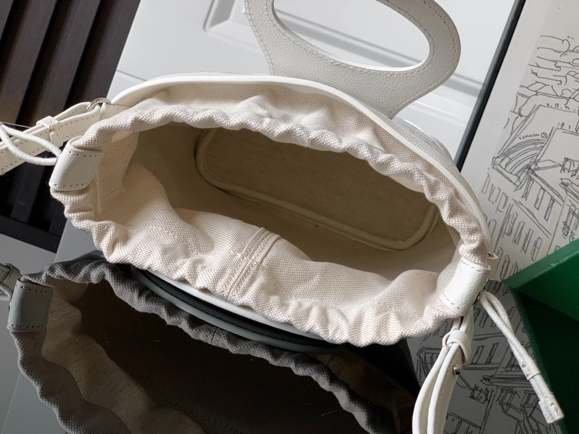 고야드 벨루가 미니 린넨 숄더백 상세 이미지 8