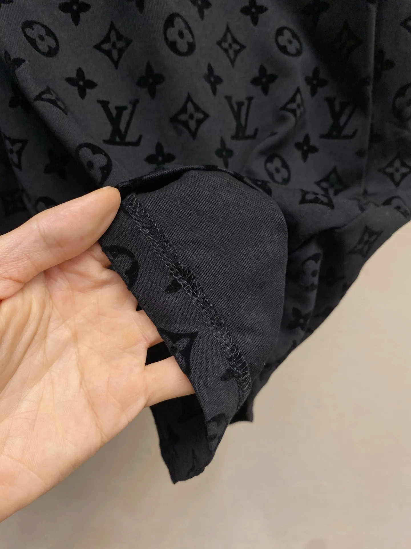 루이비통 플로키 모노그램 반바지 상세 이미지 9