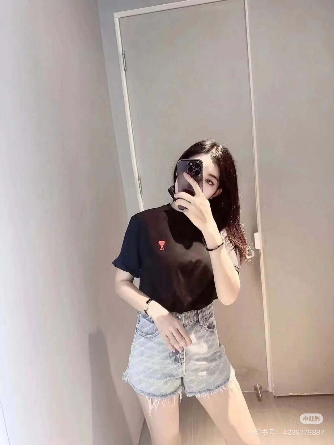 아미 하트 자수 크루넥 여성 반팔 티셔츠 상세 이미지 5