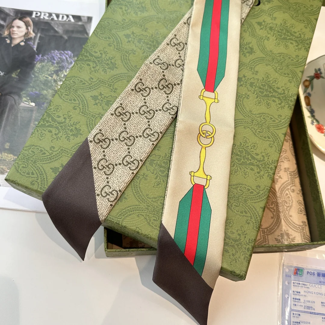 구찌 GG 골드 버클 실크 트윌리 스카프 상세 이미지 9