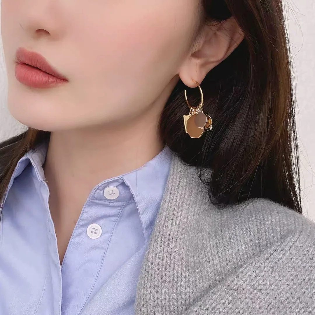 셀린느 골드 메탈릭 이중 구조 귀걸이 상세 이미지 4