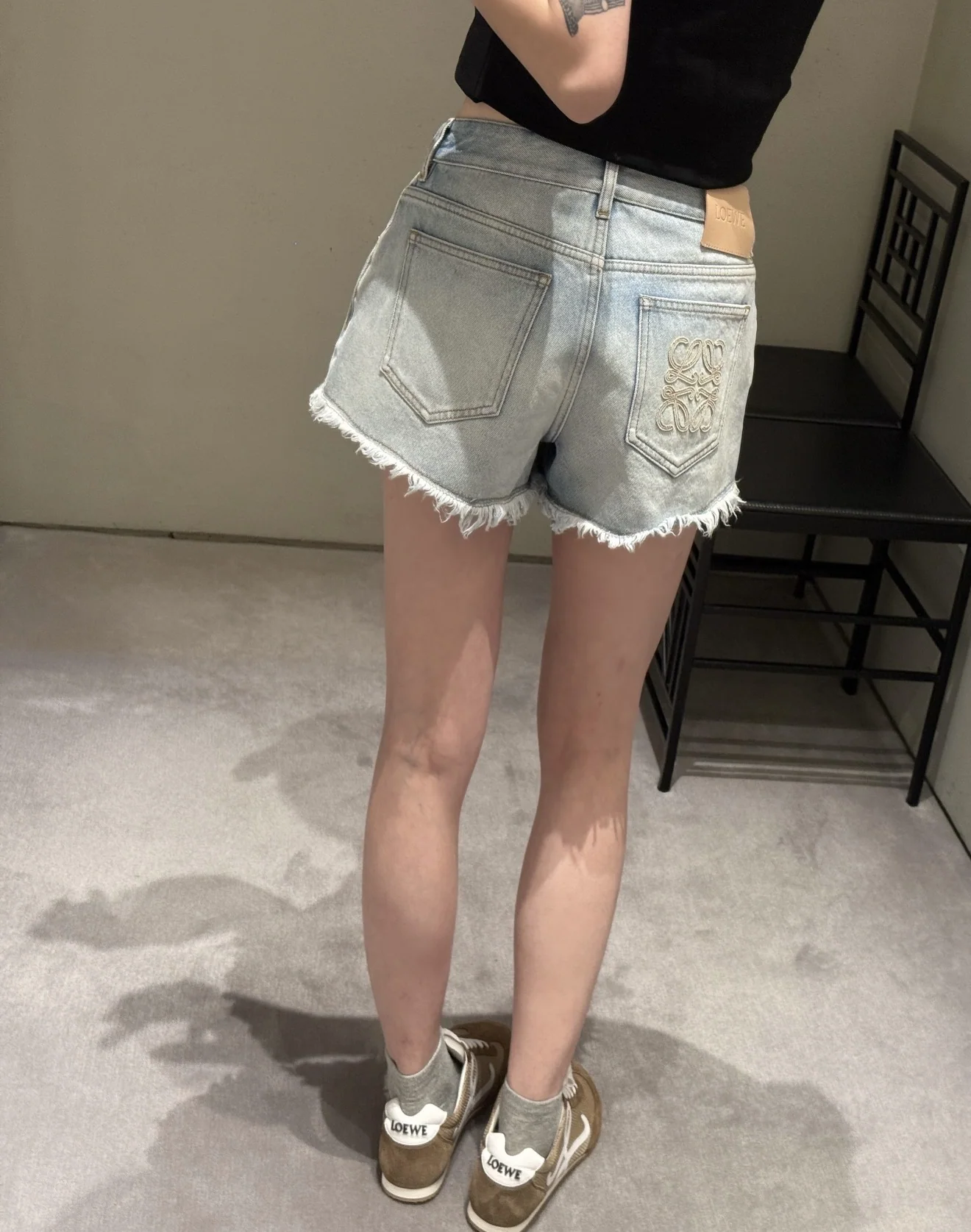 로에베 연청 워싱 프린지 여성 데님 반바지 상세 이미지 6