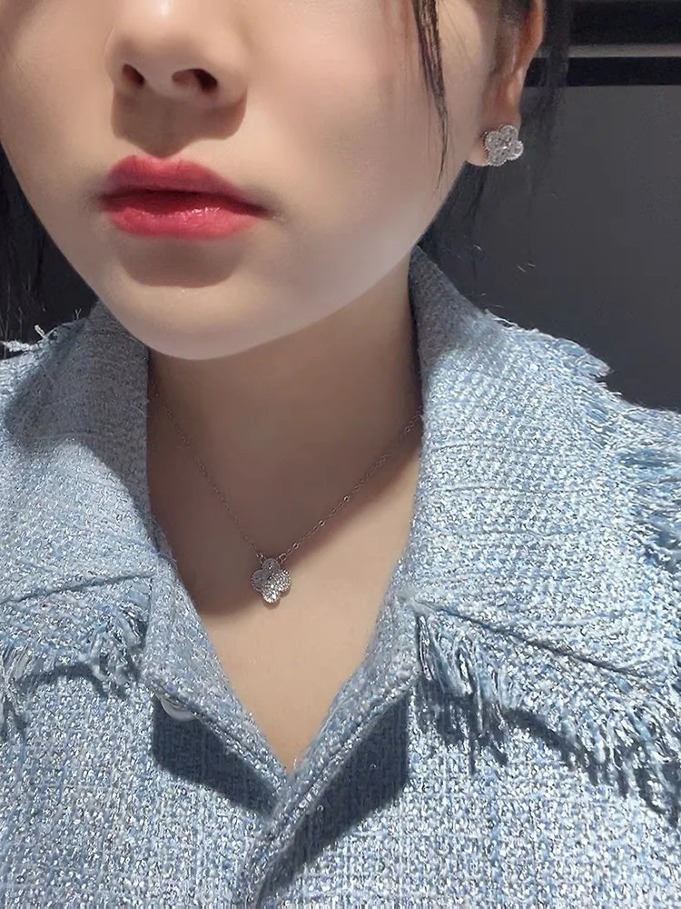 반클리프앤아펠 네잎클로버 다이아몬드 귀걸이 상세 이미지 2