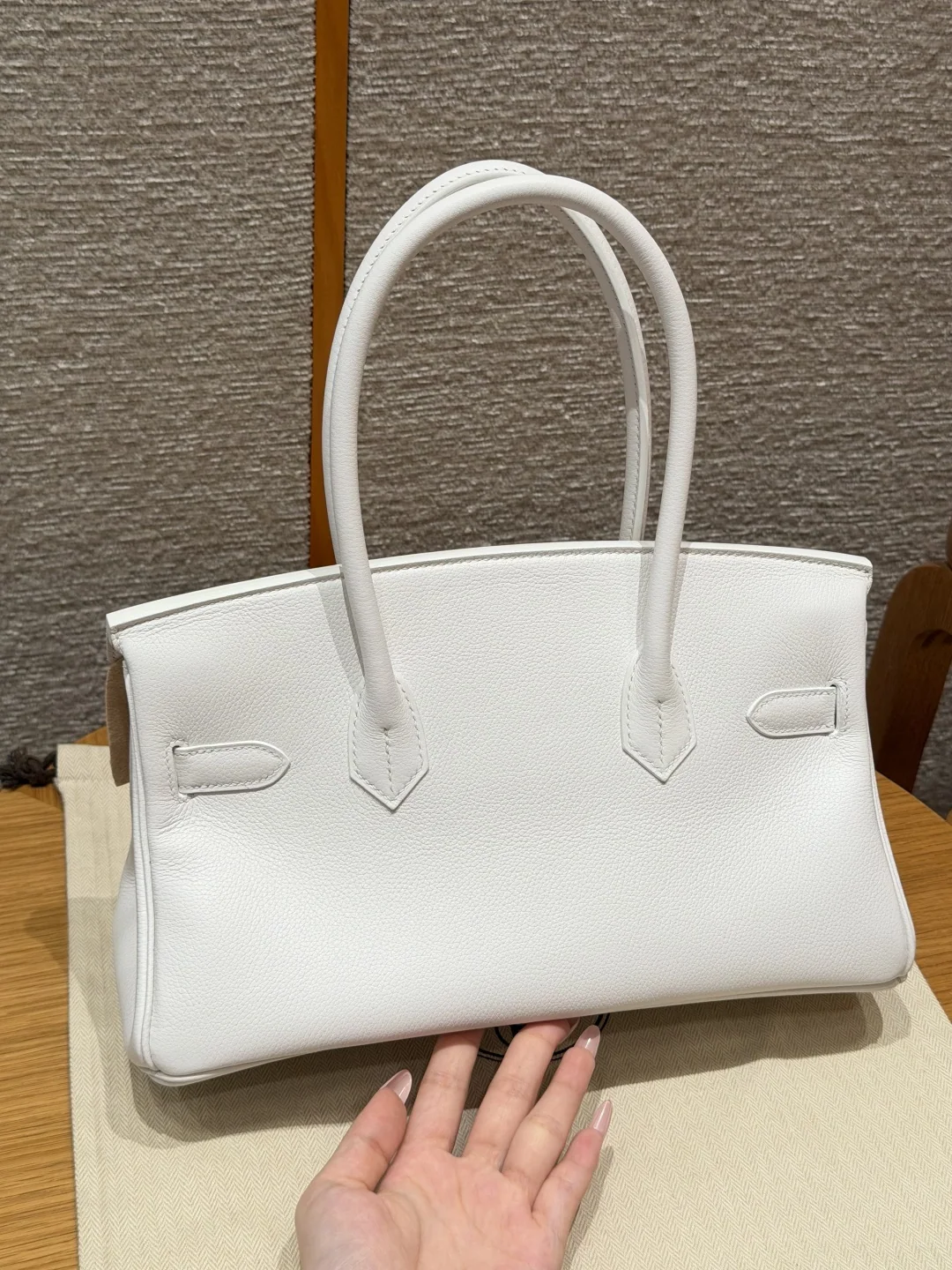 에르메스 버킨 숄더백 화이트&로즈사쿠라 29 CM 상세 이미지 3