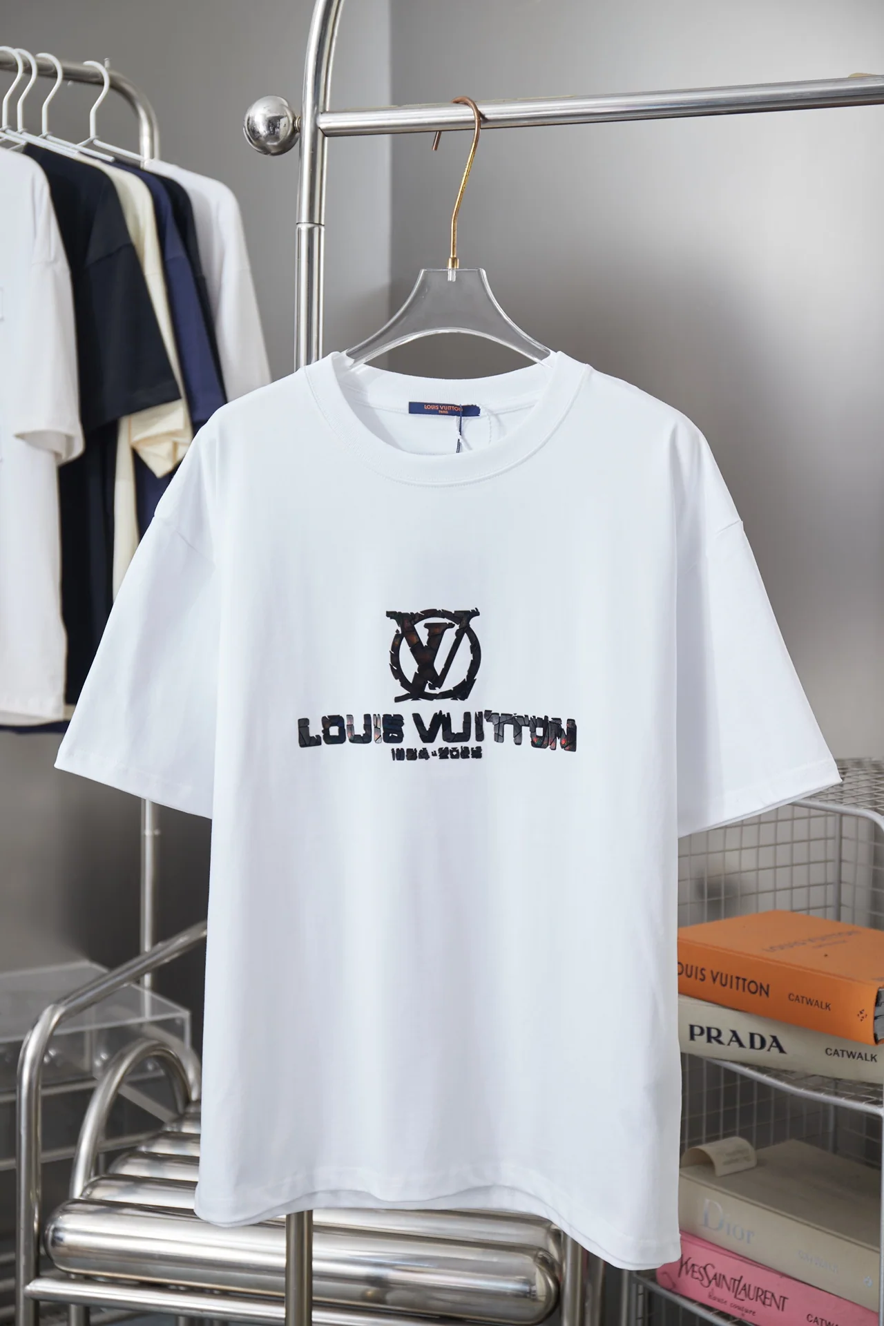 루이비통 LV 레터 남여공용 반팔 티셔츠 상세 이미지 1
