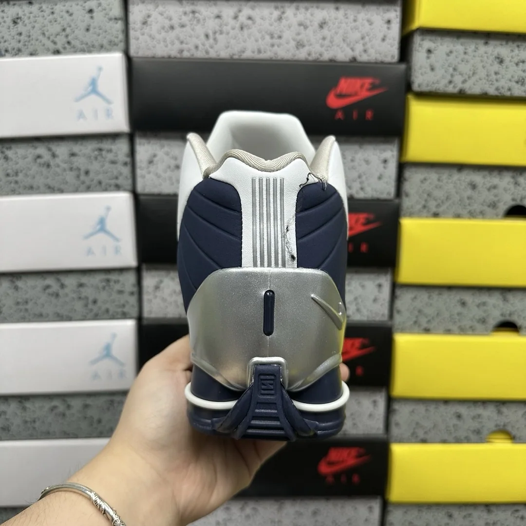 나이키 [PH] 샥스 AT7843-100 201825 Nike Shox BB4 White Silver Navy 상세 이미지 3