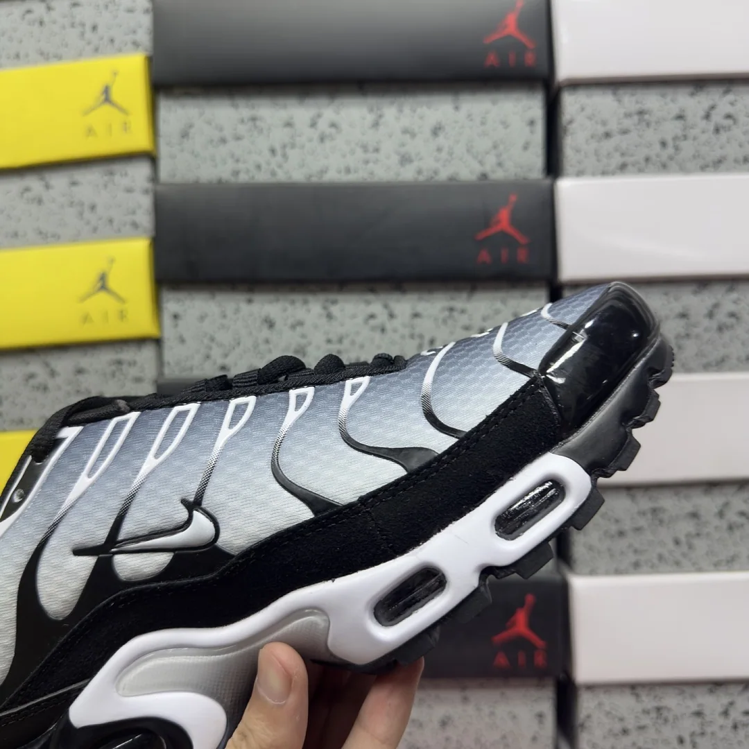 나이키 [BD] 에어 맥스 플러스 DM0032-003 201920 Nike Air Max Plus Black Silver White 상세 이미지 6