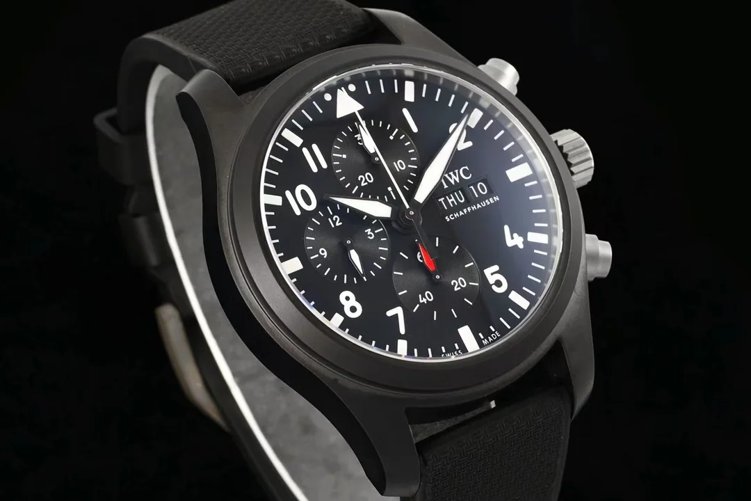 IWC 파일럿 탑건 크로노그래프 블랙 세라믹 시계 상세 이미지 2