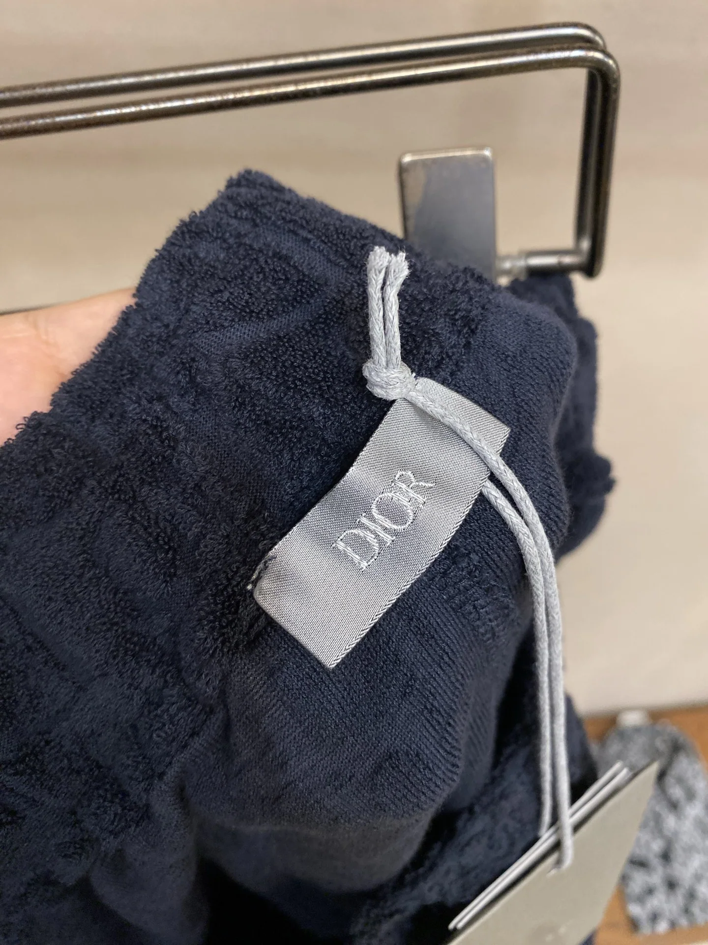 디올 남성 반바지 26FW 52784 Dior Shorts 상세 이미지 4