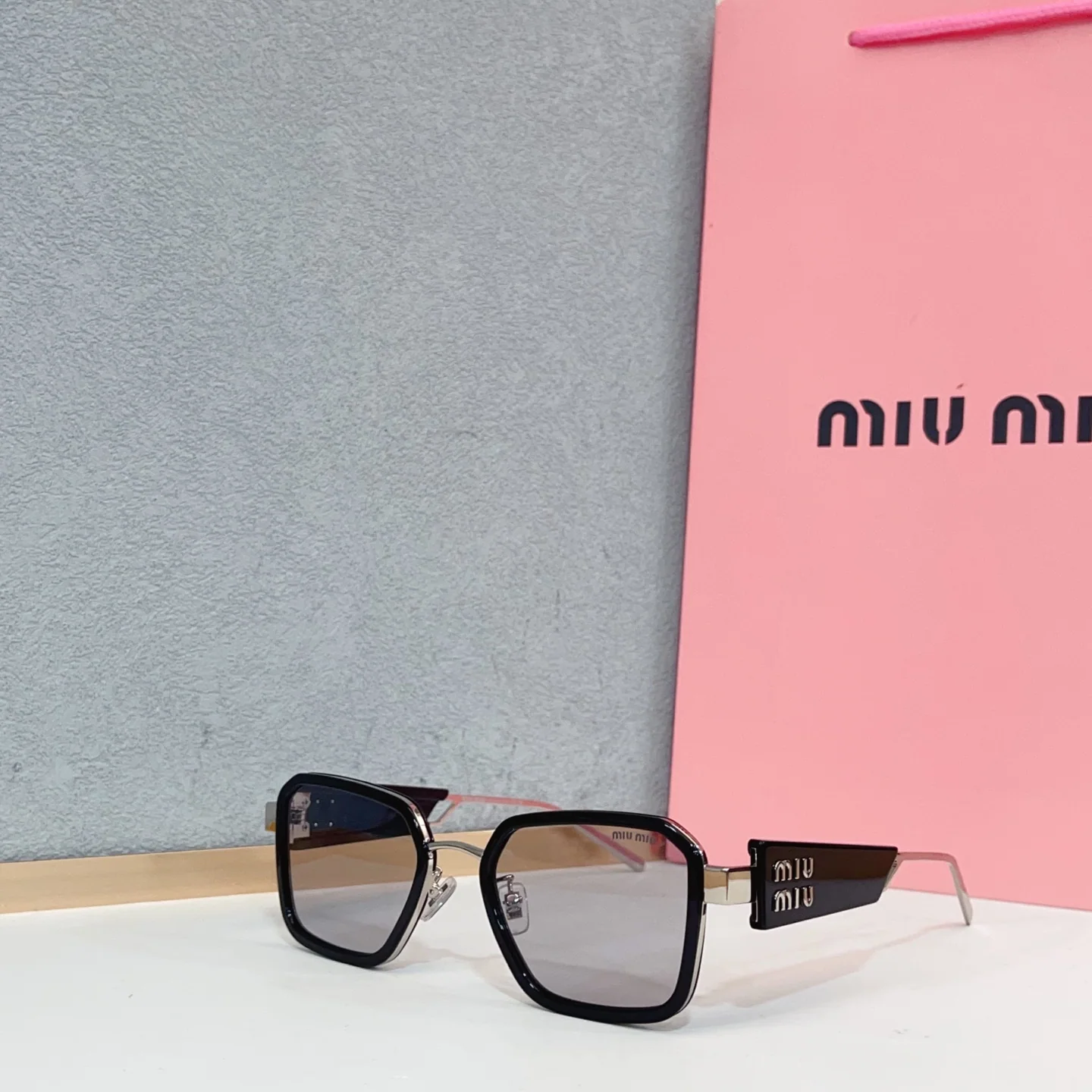 미우미우 선글라스 73111 Miu Miu Sunglasses 상세 이미지 2