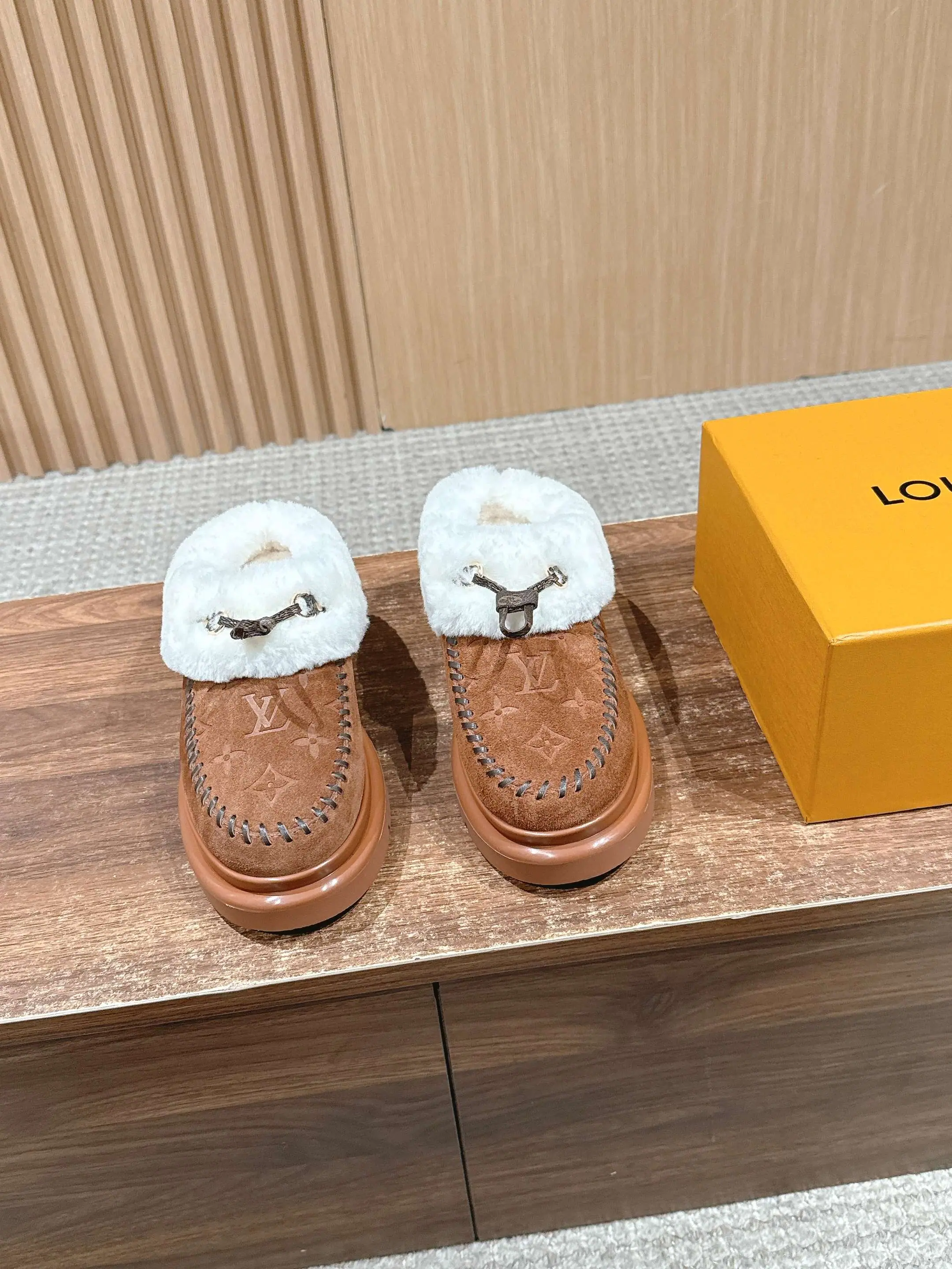 루이비통 신발 151556 Louis Vuitton Loafers