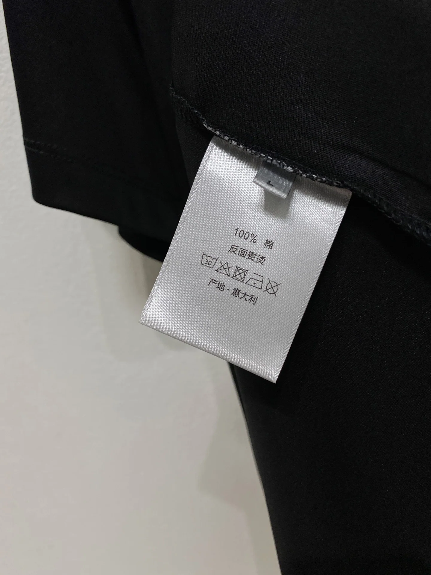 디올 클래식 크루넥 남성 반팔티셔츠 상세 이미지 8