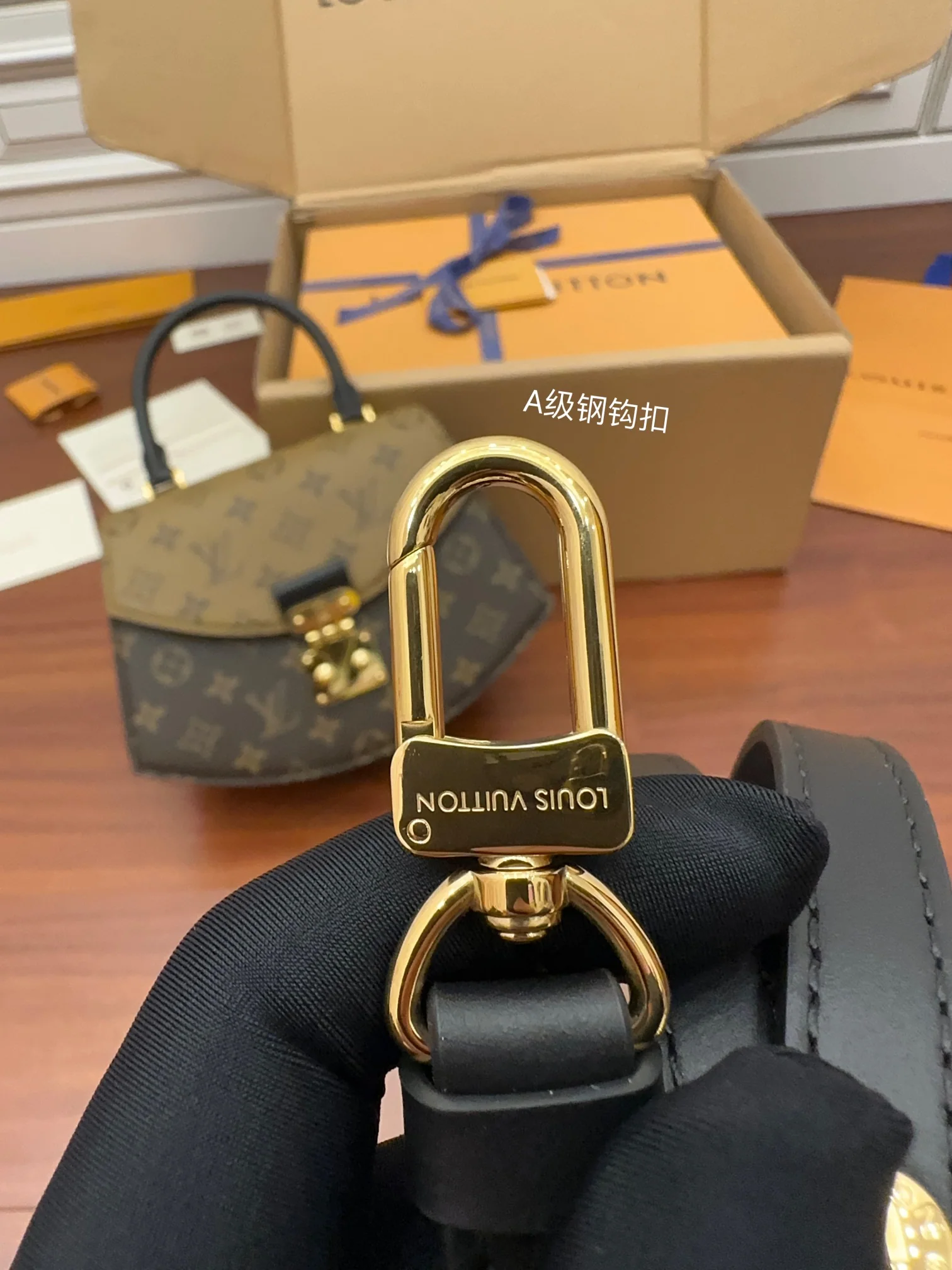 루이비통 M46548 가죽 가방 상세 이미지 3