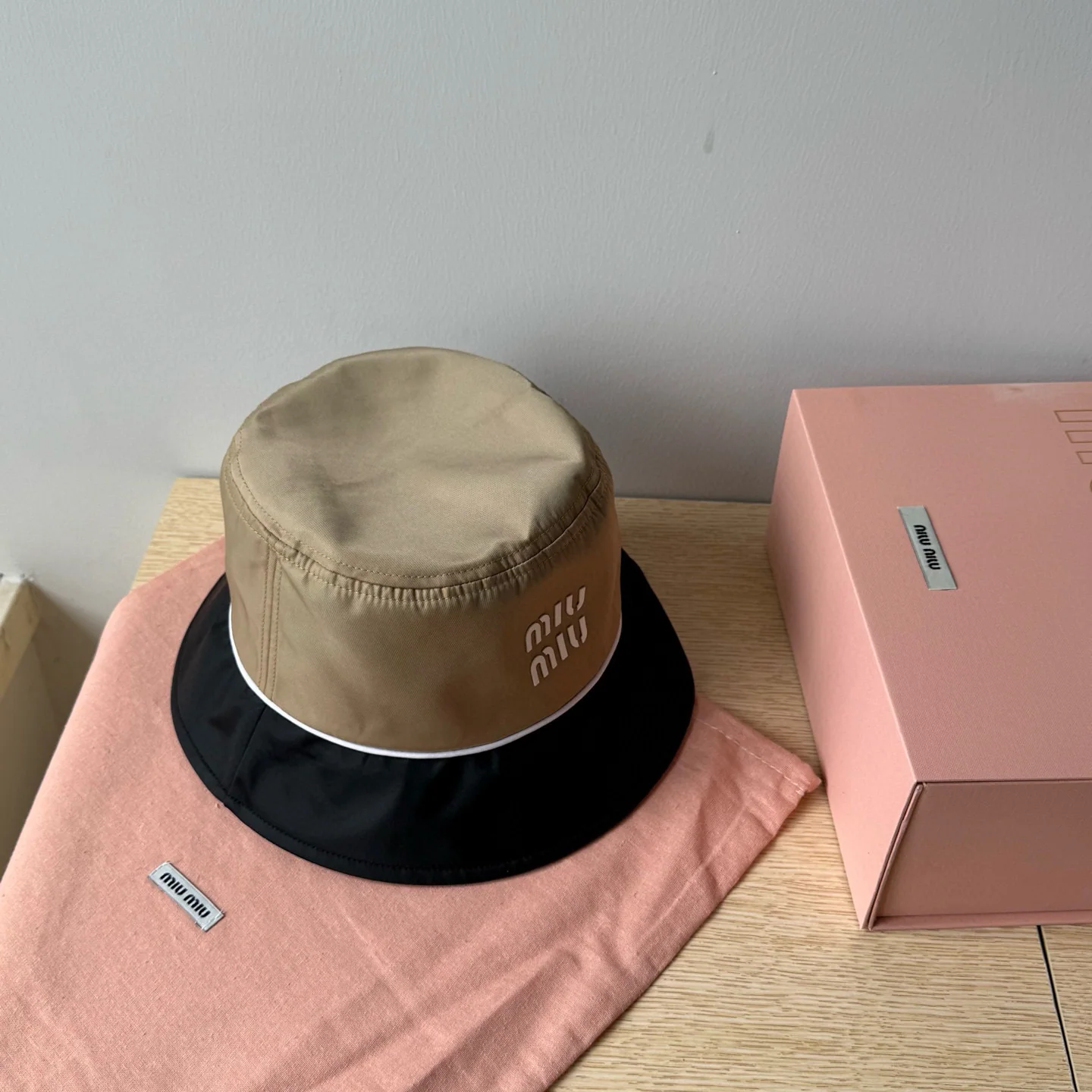 미우미우 모자 81297 Miu Miu Cap 상세 이미지 2