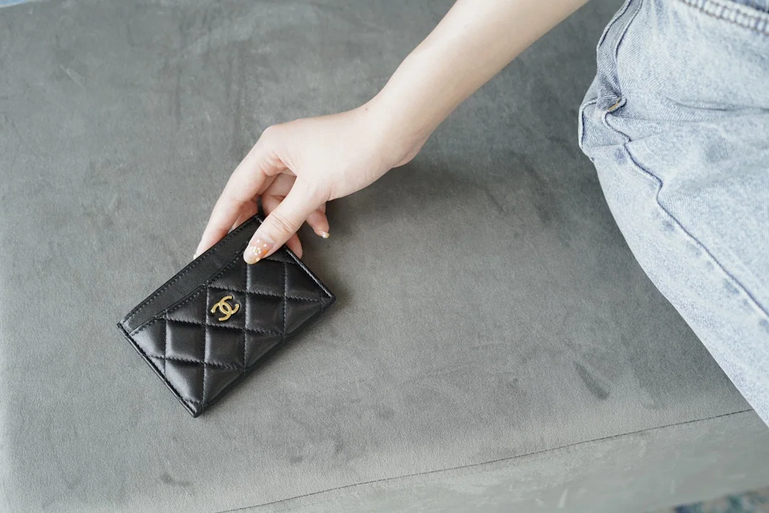 샤넬 클래식 다이아몬드 퀼팅 카드 지갑 상세 이미지 9