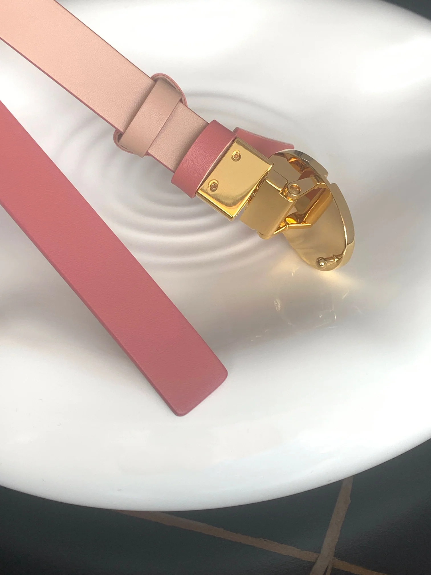디올 CD 회전식 잠금장치 송아지가죽 벨트 상세 이미지 6