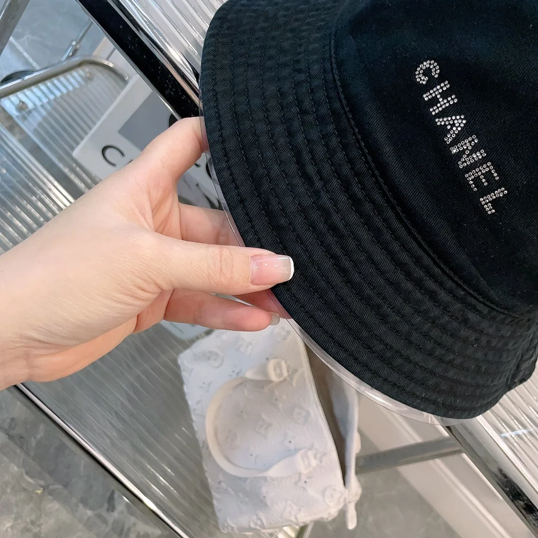 샤넬 라인스톤 로고 코튼 버킷햇 상세 이미지 2