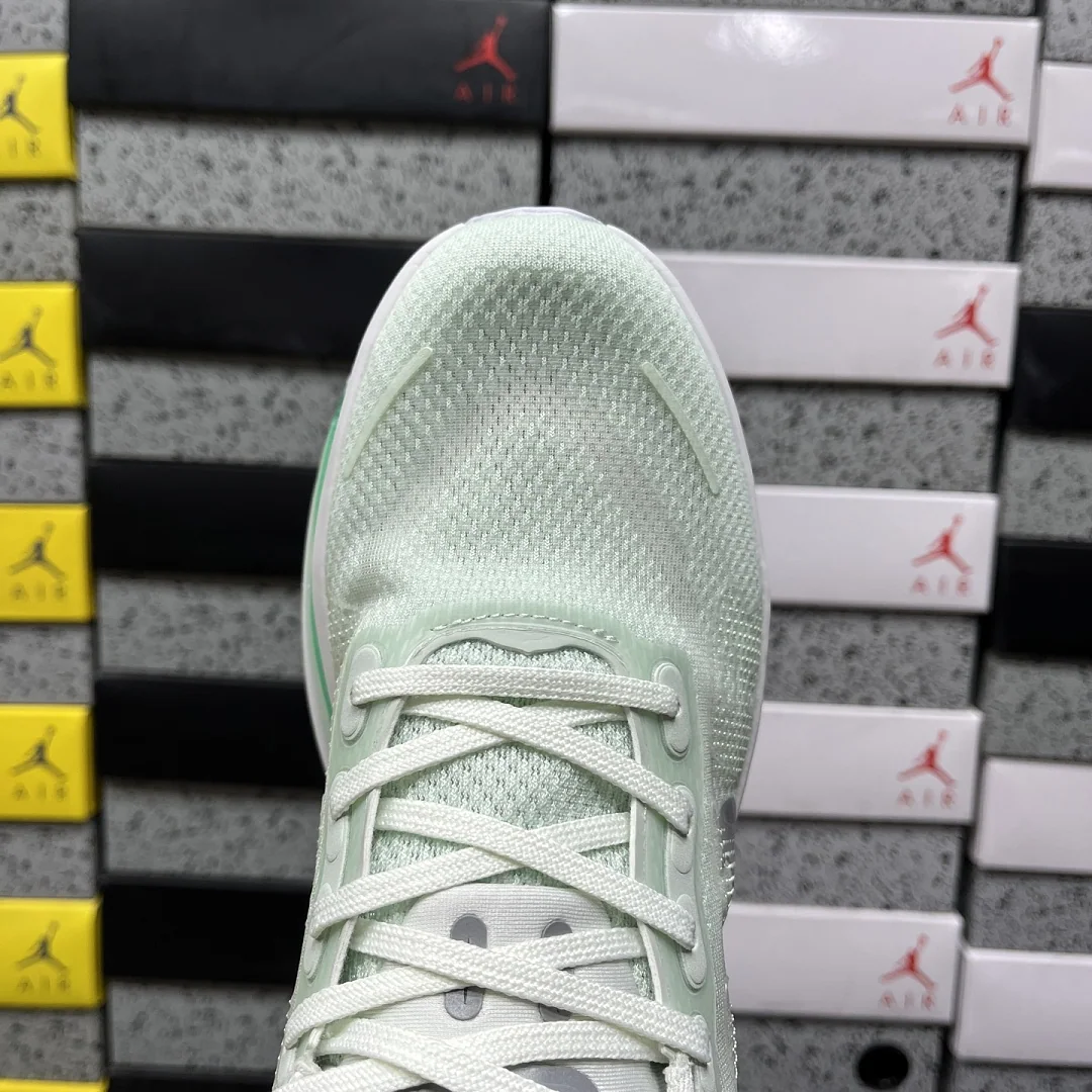 나이키 [5A] 보메로 프리미엄 HM5973-300 201650 Nike Vomero Premium Barely Green 상세 이미지 3