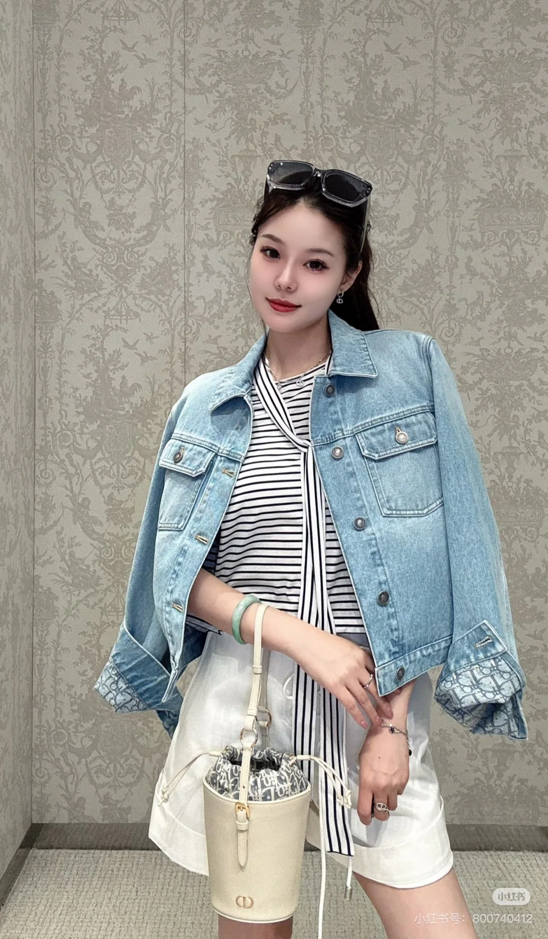 디올 리본 스트라이프 반팔 티셔츠 상세 이미지 9
