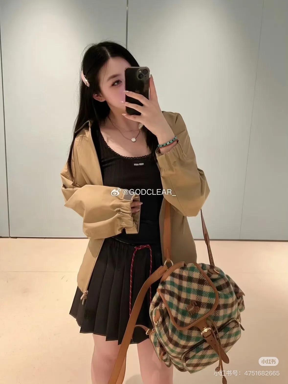 미우미우 컬러 블록 로고 레터 지퍼 여성 자켓 상세 이미지 2