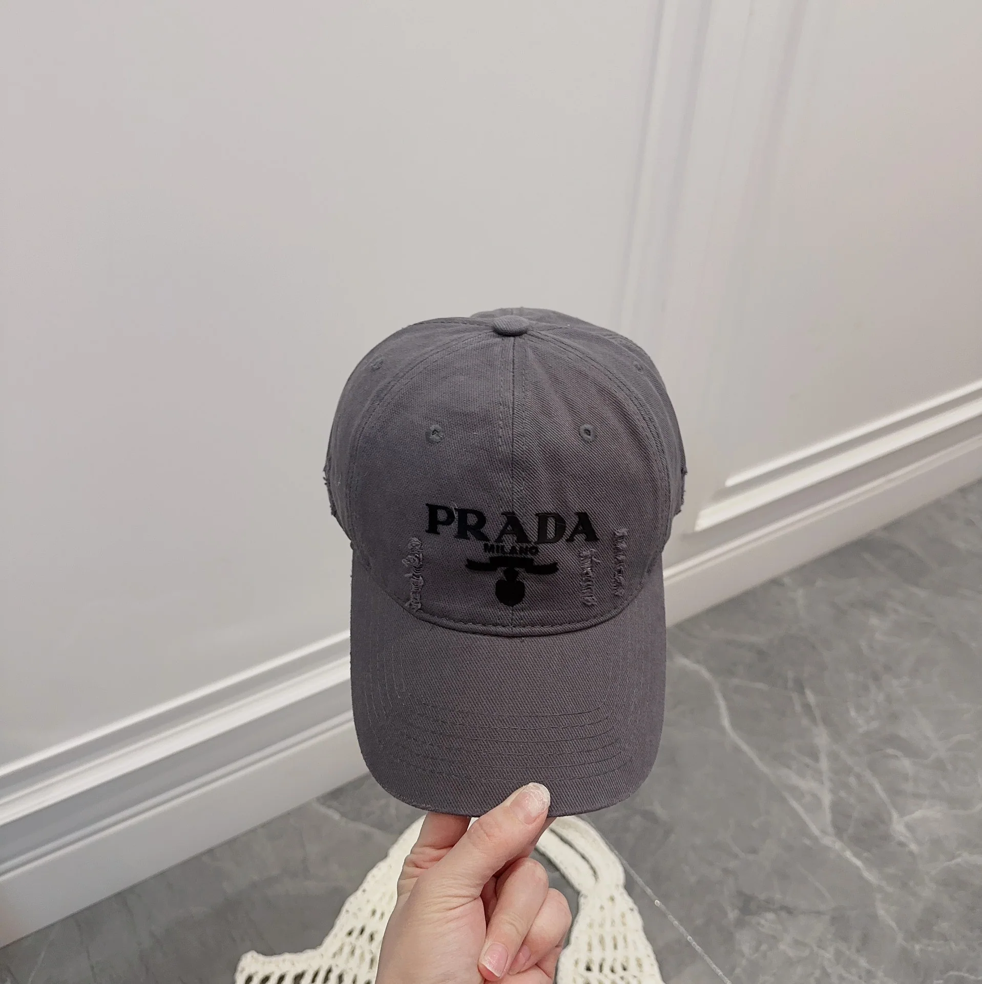 프라다 데미지 코튼 베이스볼캡 상세 이미지 2