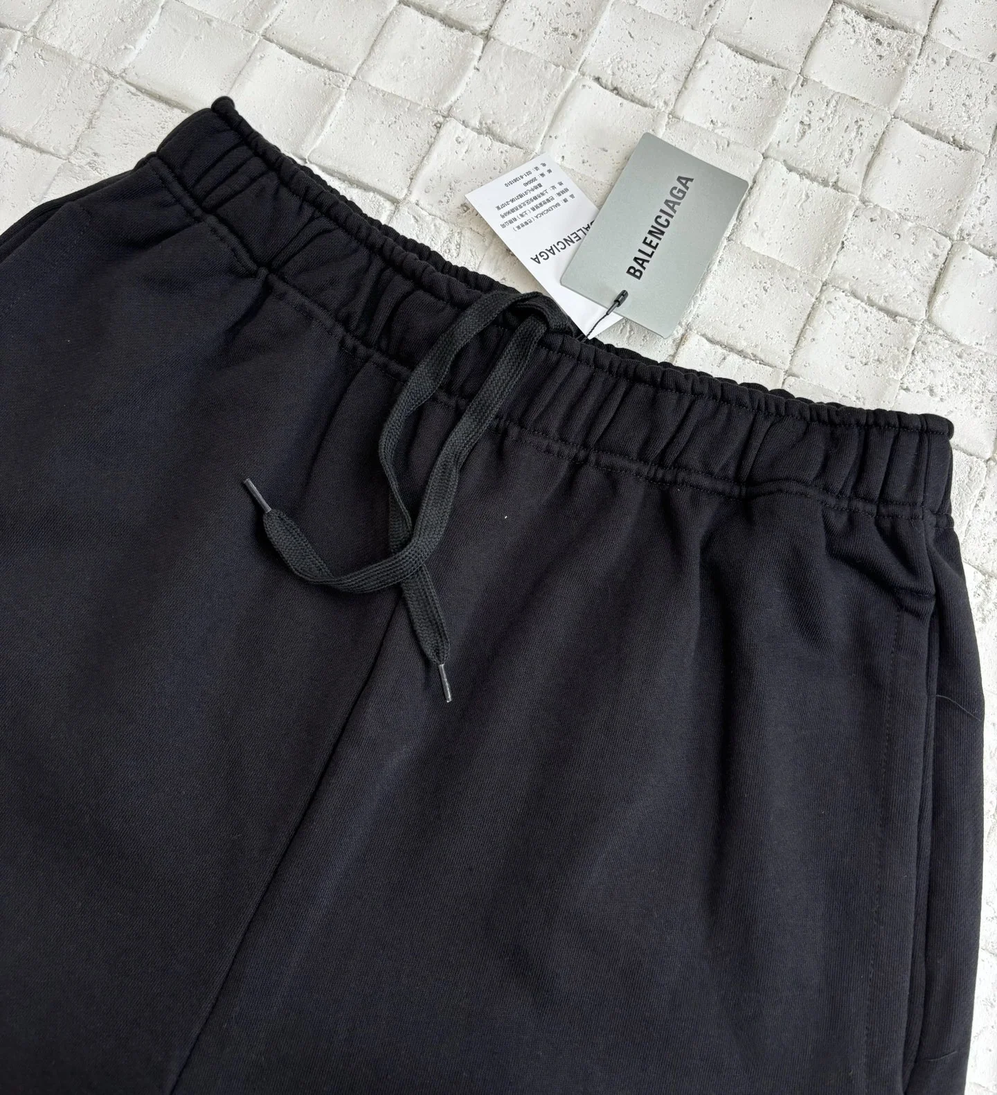 발렌시아가 원형 자수 코튼 테리 반바지 P195 상세 이미지 4