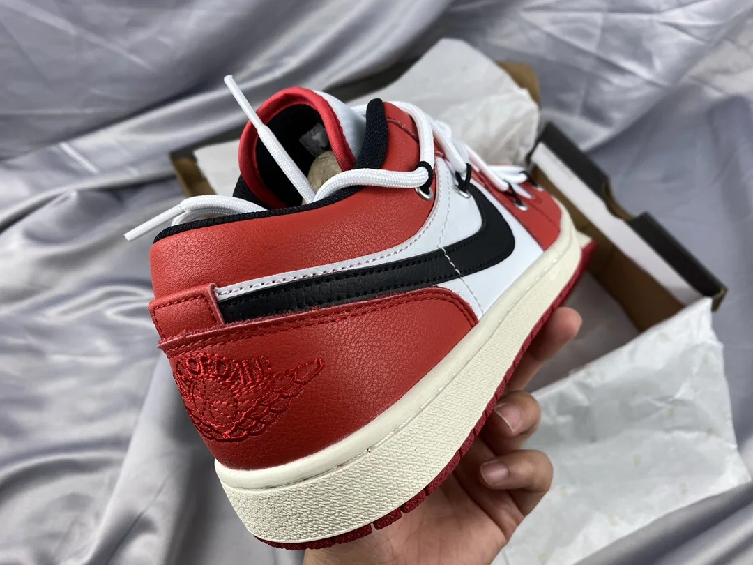 오프화이트 AJ 1 로우탑 농구화 상세 이미지 5