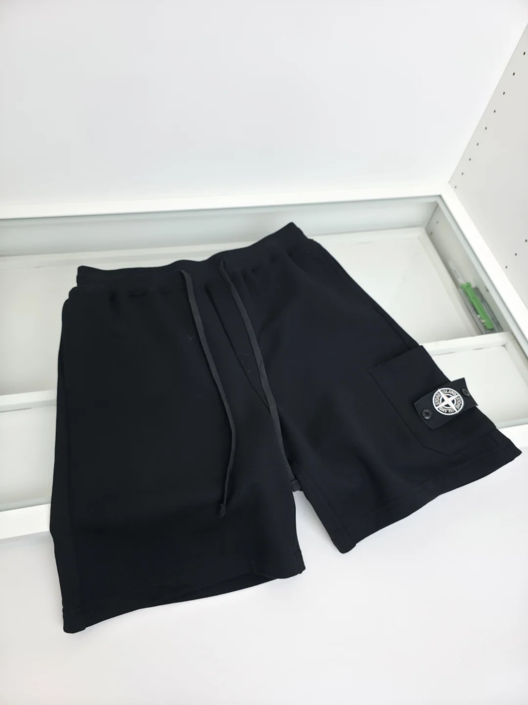스톤아일랜드 남성 미들 길이 면 반바지 상세 이미지 3