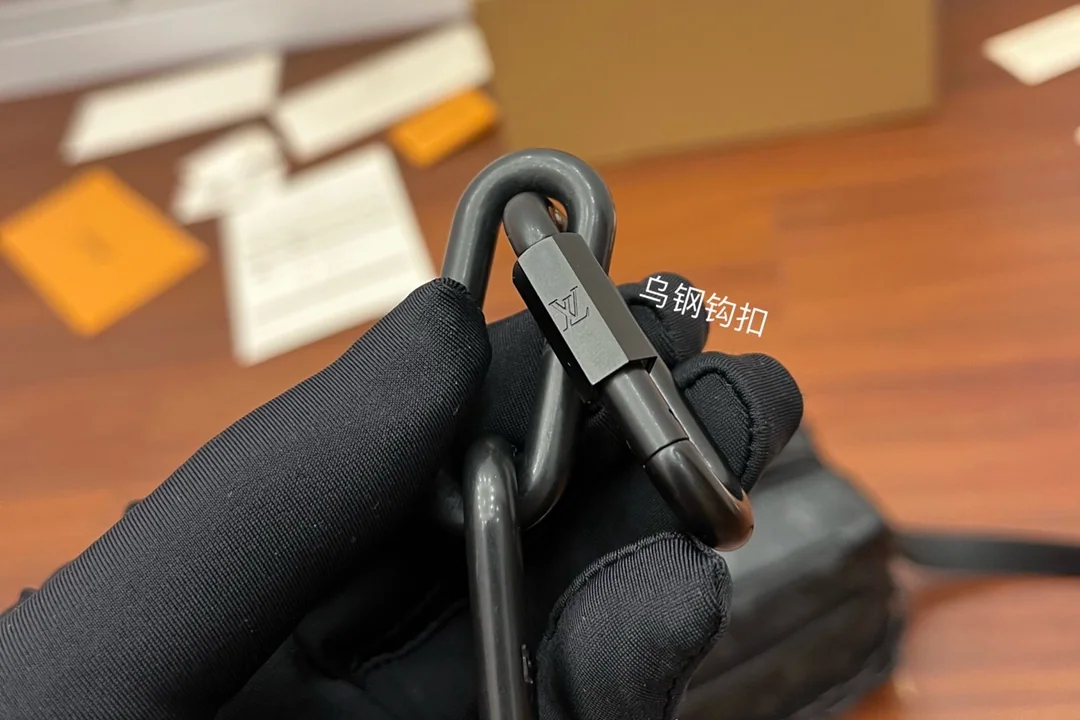 루이비통 다이아몬드 패턴 가죽 가방 M44735 상세 이미지 6