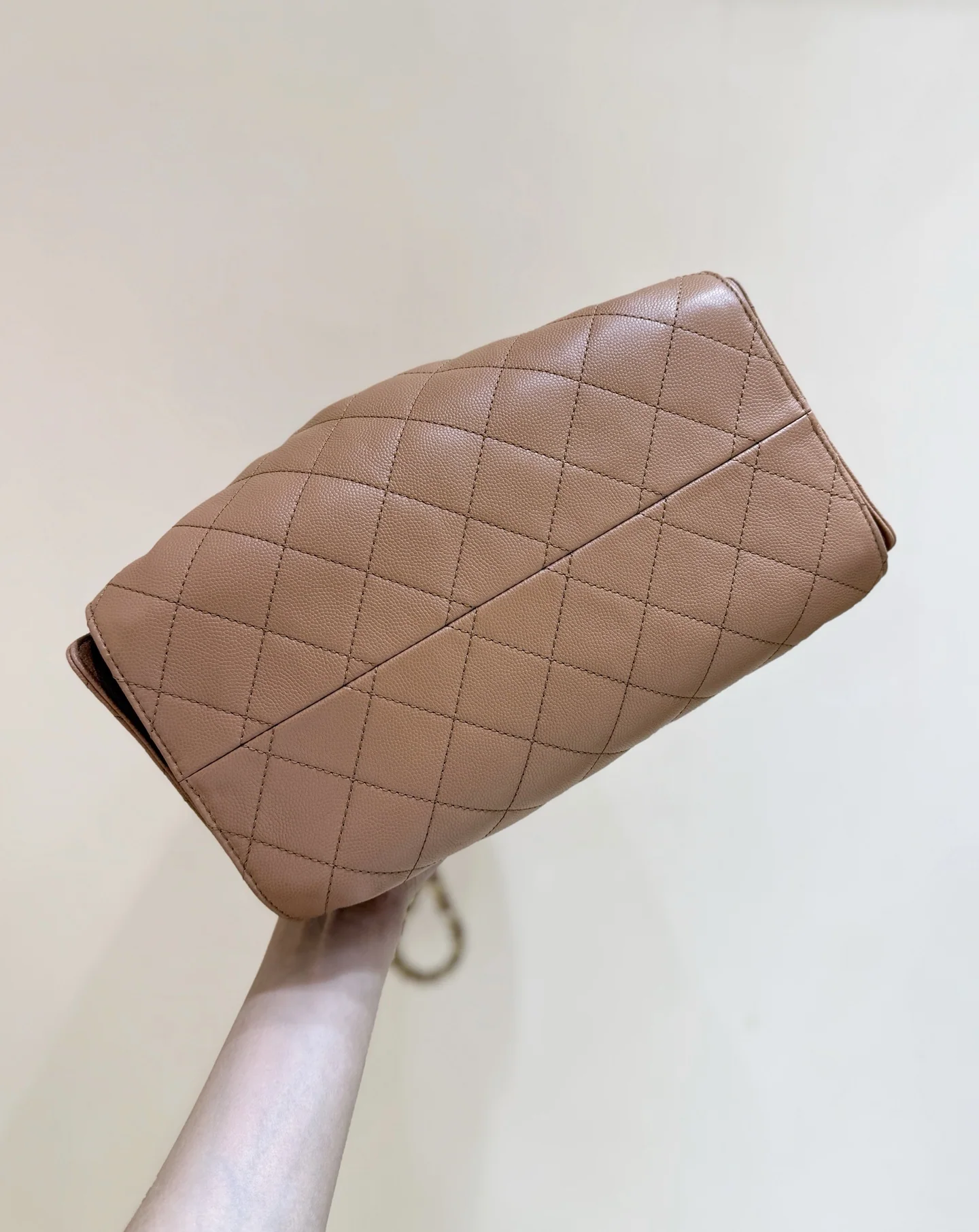 샤넬 카라멜 색상 소가죽 가방 AS5293 상세 이미지 7