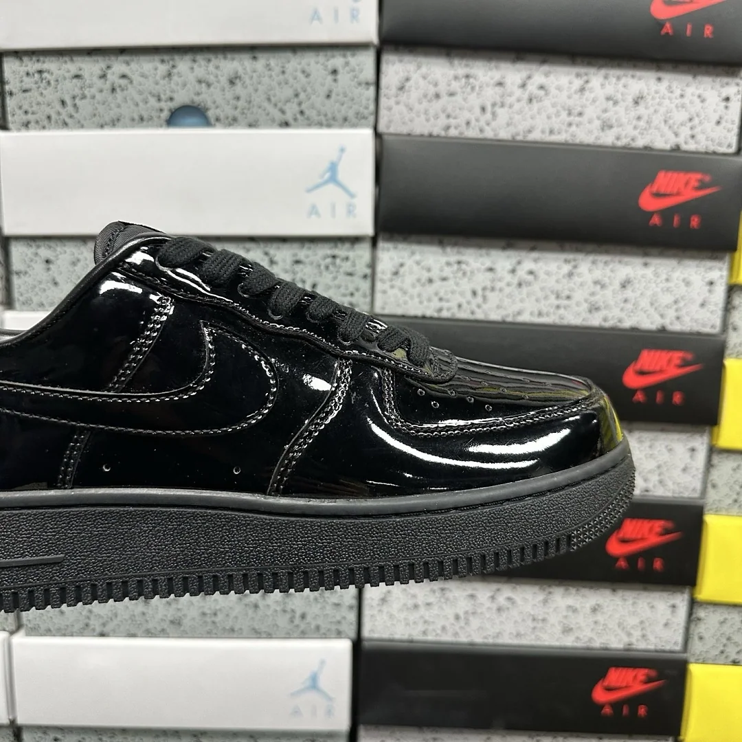 나이키 [XY/PB] 에어 포스 1 로우 IV2857-010 201754 Nike Air Force 1 Low '07 Premium Black 상세 이미지 2
