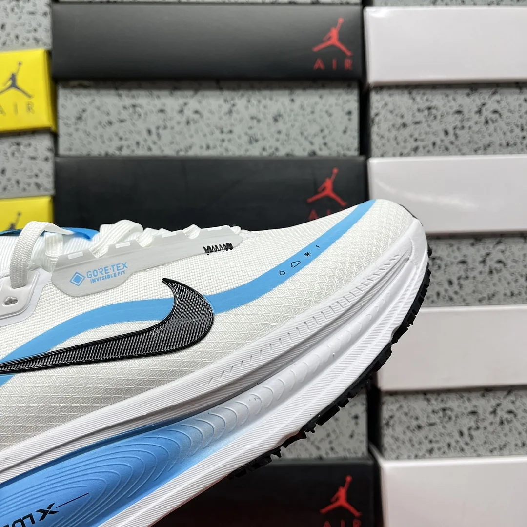 나이키 [XY] 보메로 18 201724 Nike Vomero 18 HQE98-005 상세 이미지 2