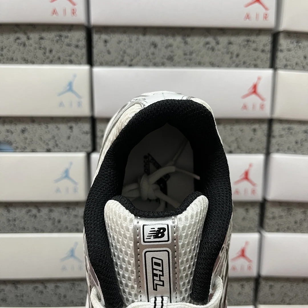뉴발란스 [XY] 740 U740NW2 202068 New Balance 740 White Silver Metallic Navy 상세 이미지 2