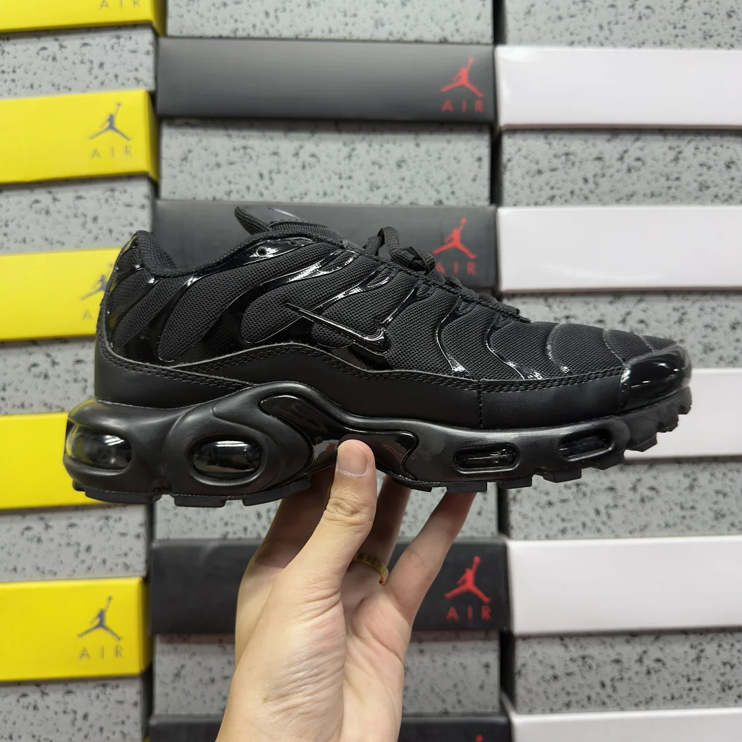 나이키 [BD] 에어 맥스 플러스 604133-050 201846 Nike Air Max Plus Triple Black 상세 이미지 2
