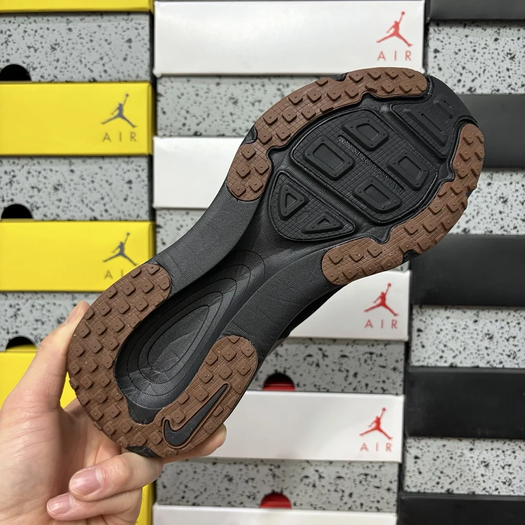 나이키 [GT] 보메로 18 IH4454-001 201773 Nike Vomero 18 Coffee Bean 상세 이미지 10