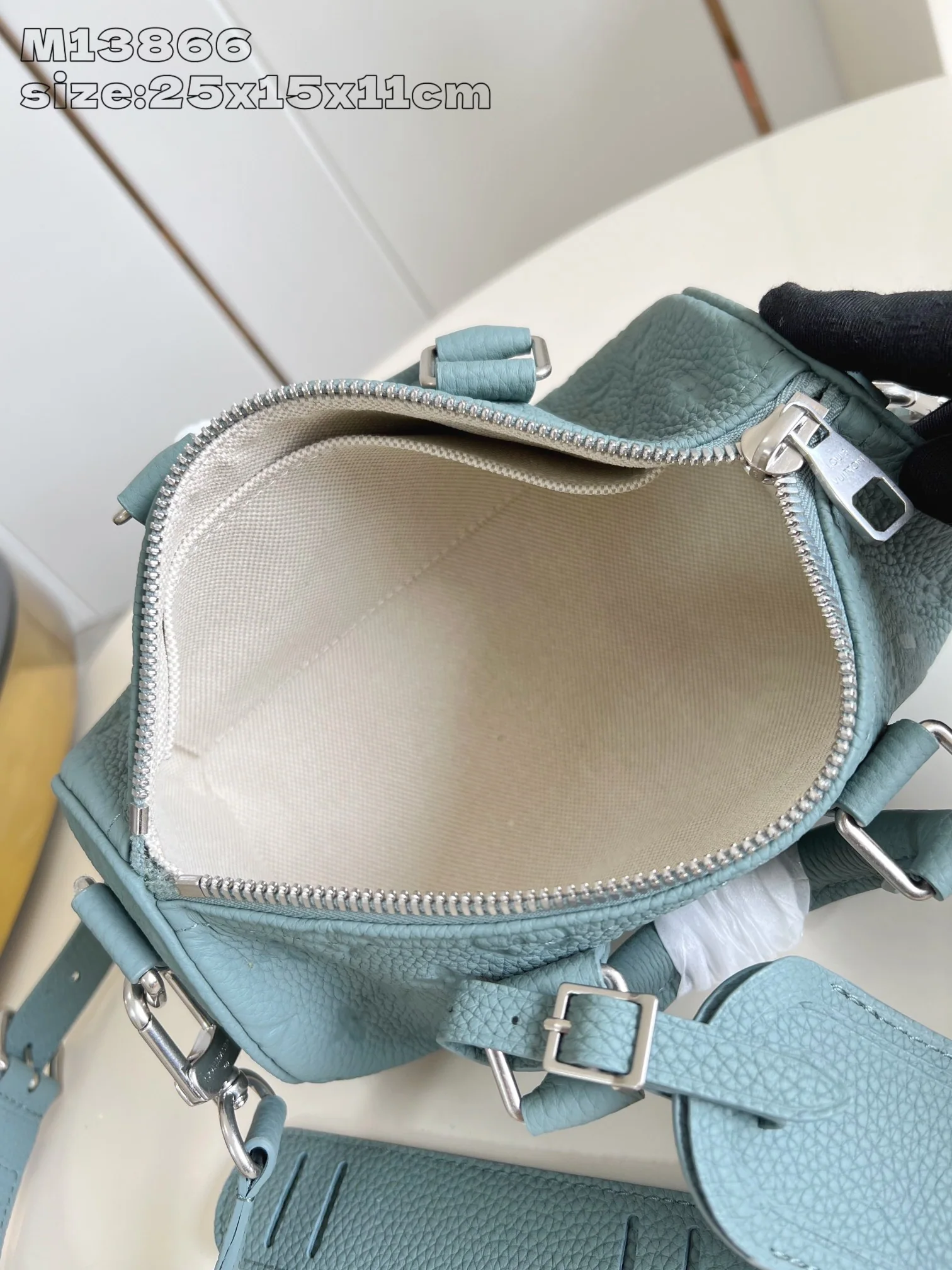 루이비통 Keepall Bandoulière 25 토뤼용 가죽 가방 M13866 상세 이미지 9