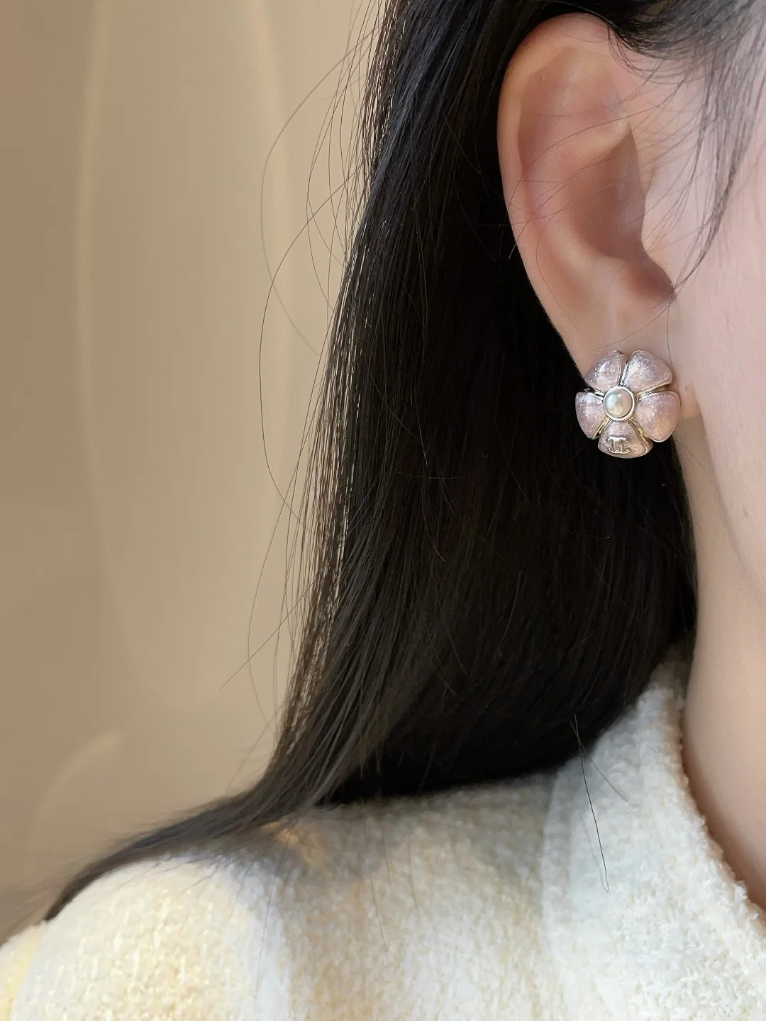 샤넬 핑크 카멜리아 스터드 귀걸이 상세 이미지 3