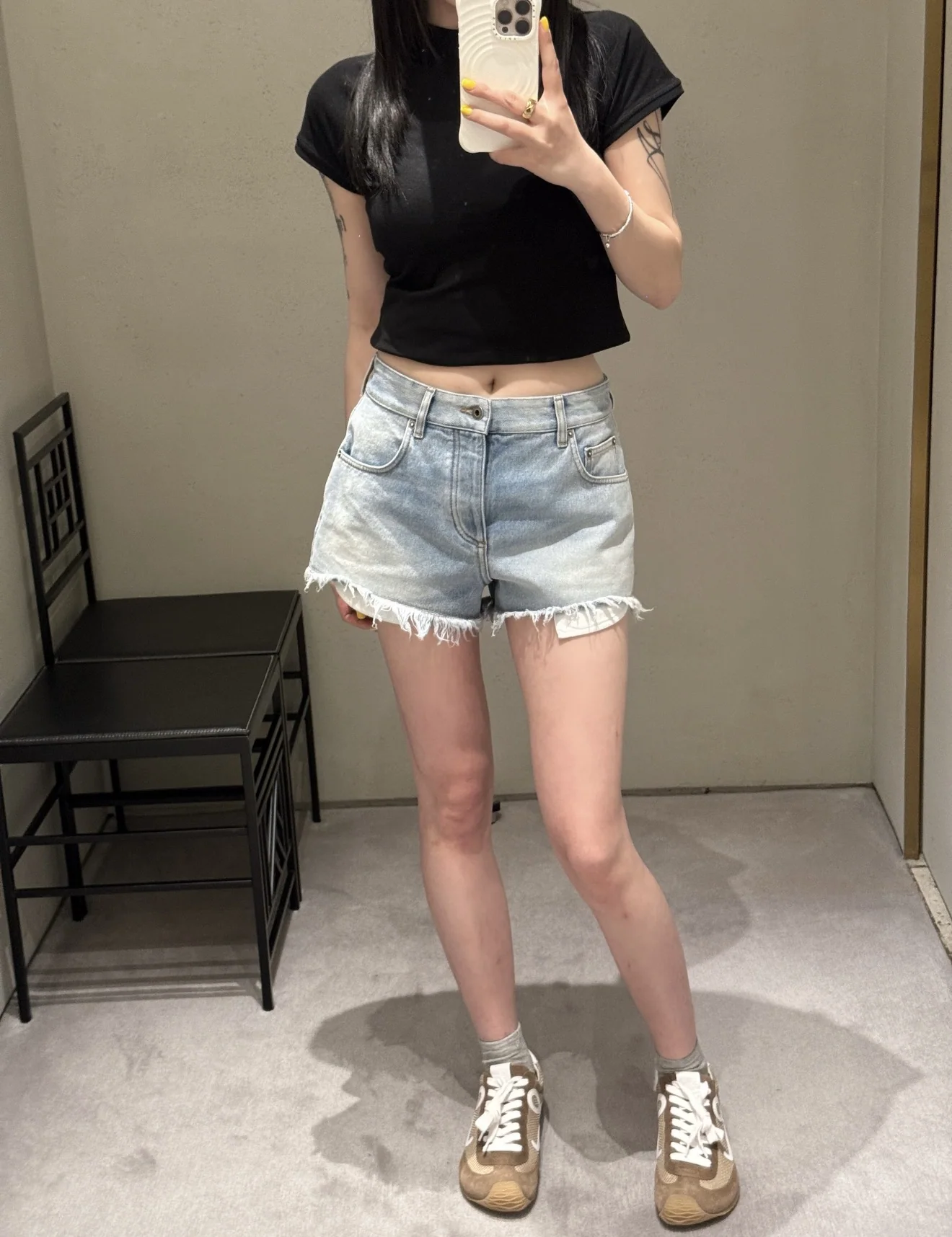 로에베 연청 워싱 프린지 여성 데님 반바지 상세 이미지 2