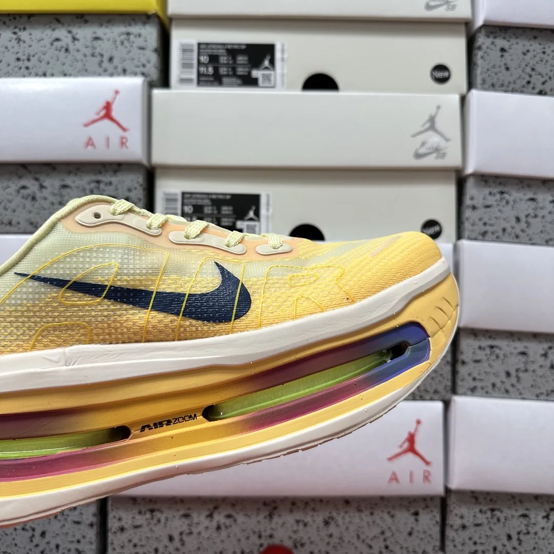 나이키 [5A] 보메로 프리미엄 옐로우 HQ2050-701 201637 Nike Vomero Premium Alabaster 상세 이미지 2