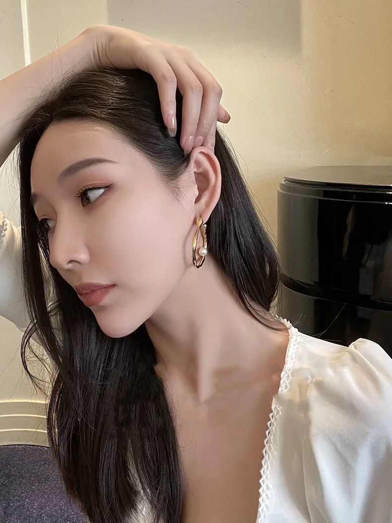 셀린느 이레귤러 후프 싱글 비즈 스터드 귀걸이 상세 이미지 6