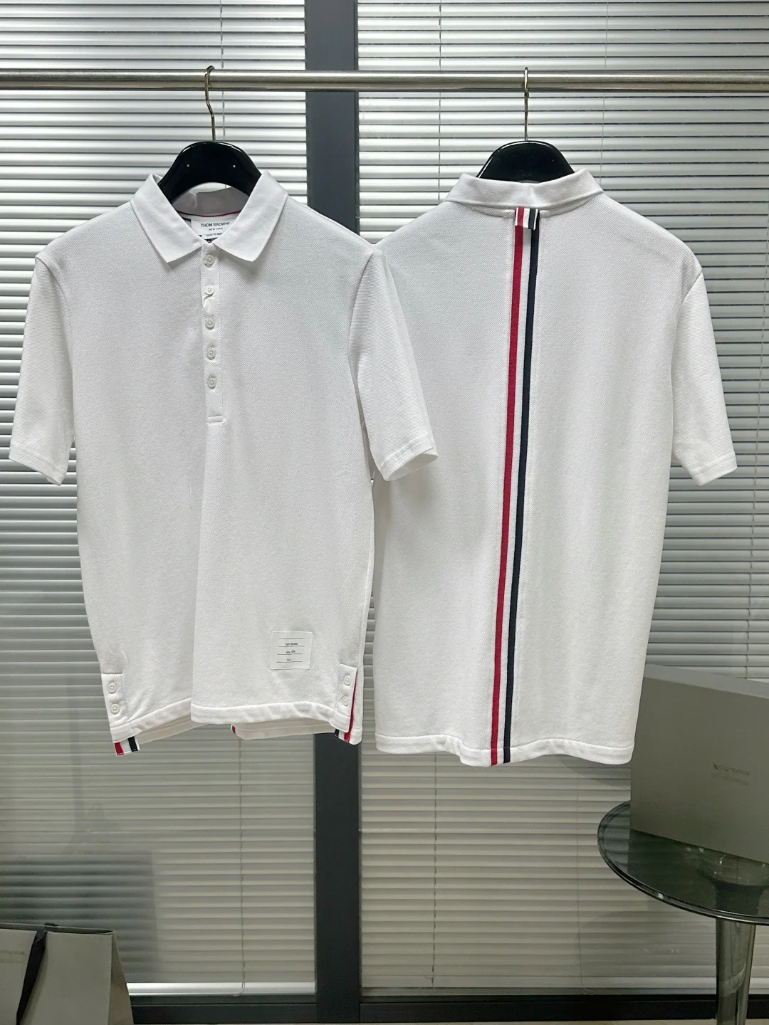 톰브라운 백 리본 메시 코튼 반팔 티셔츠 142865