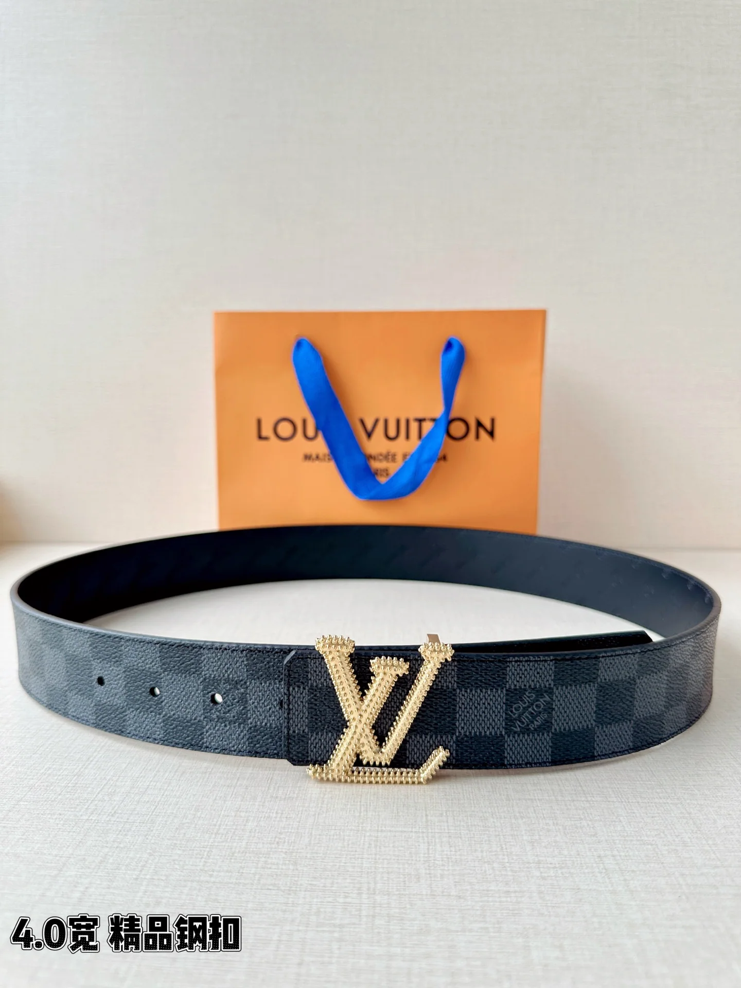 루이비통 LV 이니셜 스터드 리버서블 가죽 벨트 상세 이미지 1