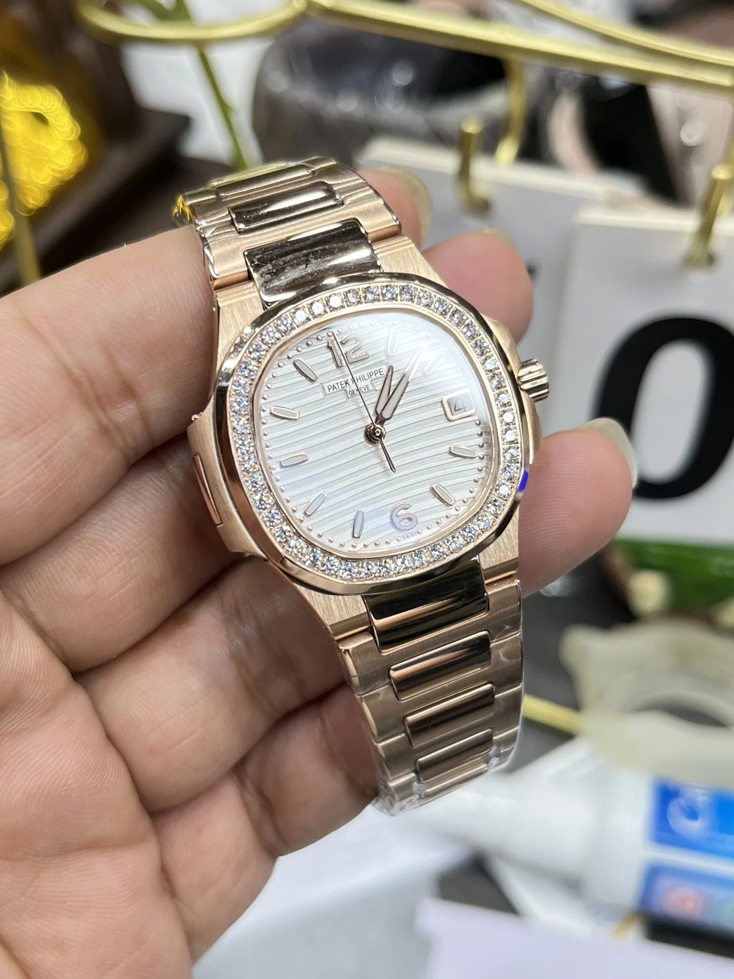 파텍필립 노틸러스 7010 쿼츠 여성용 GR 공장 레플리카 43973 Patek Philippe 상세 이미지 4