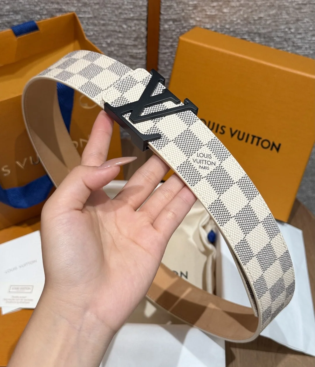 루이비통 이니셜 40mm 리버시블 벨트 상세 이미지 4
