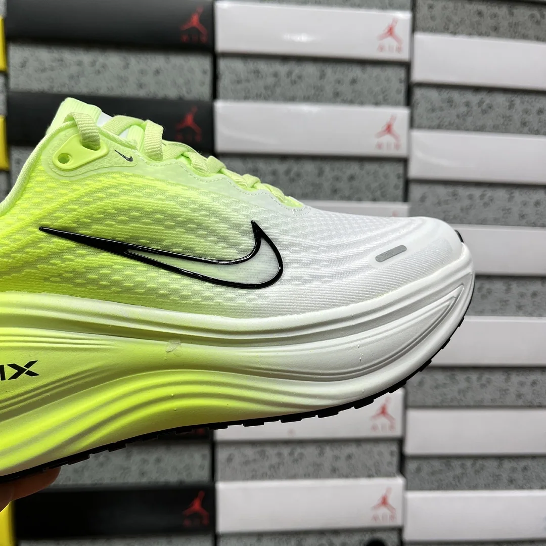 나이키 [XY] 보메로 플러스 IM2038-038 201681 Nike Vomero Plus 상세 이미지 3