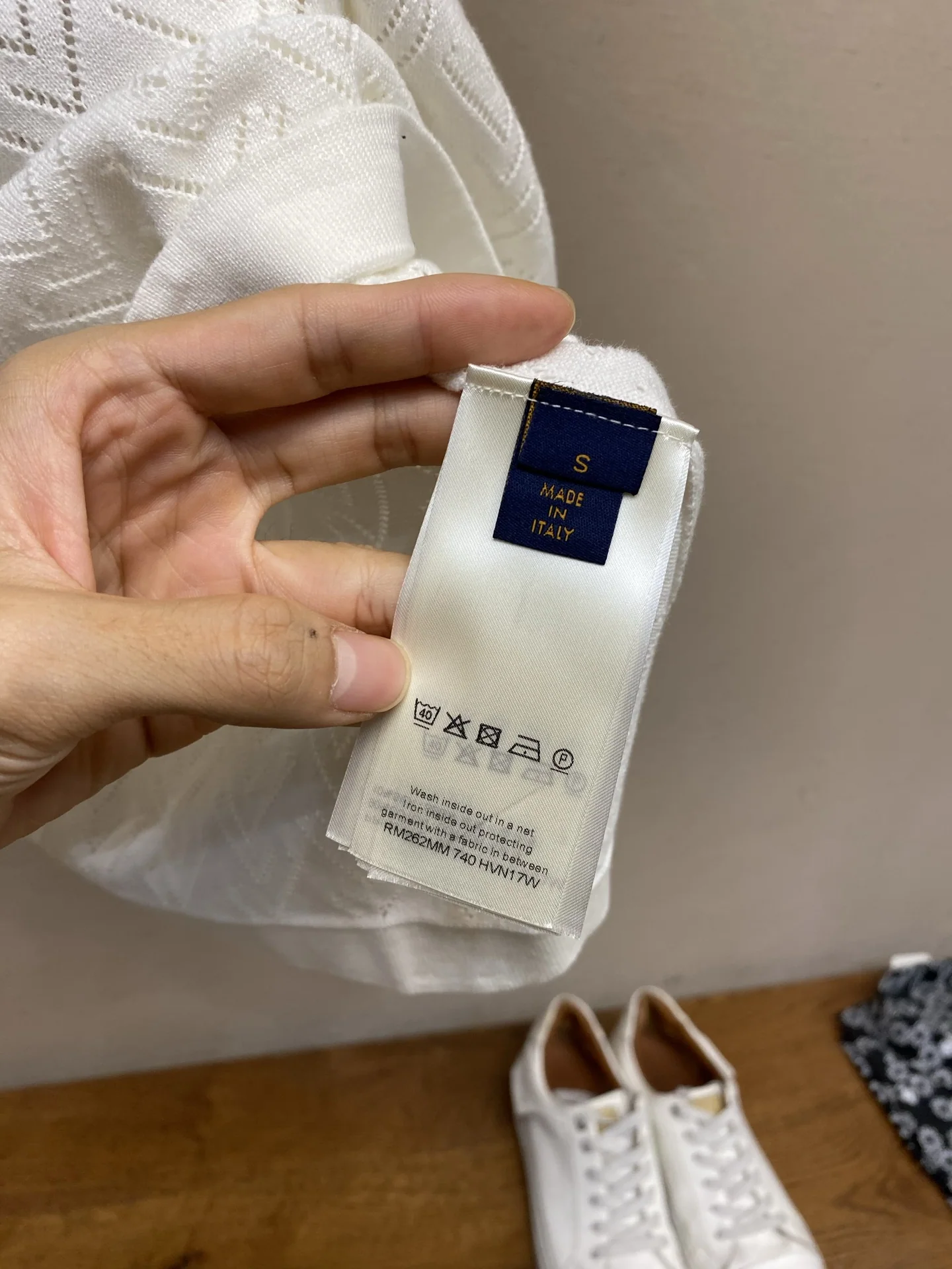 루이비통 SS 26 오픈워크 니트 반팔 폴로셔츠 상세 이미지 8